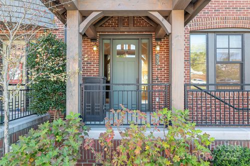 233 Broadway St, Asheville, NC, 28801-2338 | Card Image