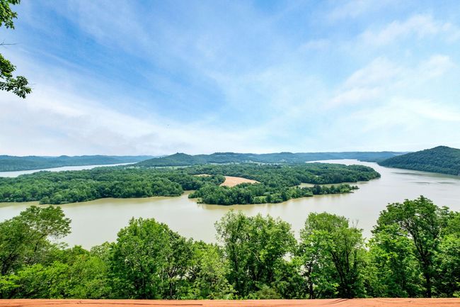 Wow, you can capture a full 150 degree world class view of the bend of the lake and pastoral views across the lake | Image 8