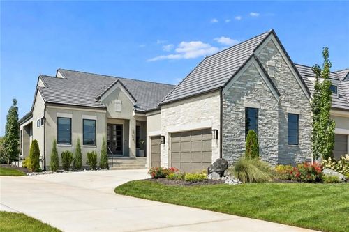 13704 Pembroke Cir, Leawood, KS, 66224-4200 | Card Image