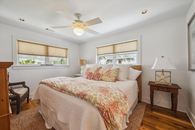 1226 Oahu Dr, House other with 4 bedrooms, 3 bathrooms and 1 parking in Tiki Island TX | Image 12