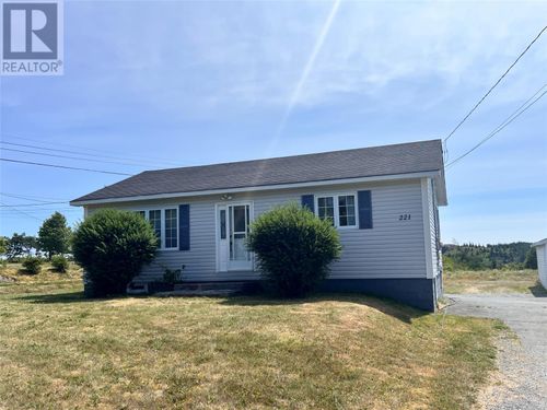 221 Country Rd, Bay Roberts, NL, A0A1G0 | Card Image
