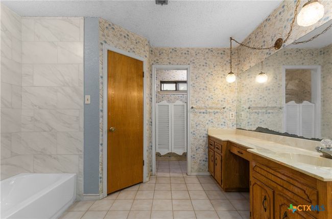 Primary Bathroom | Image 20