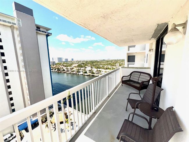 APT-12K - 1500 S Ocean Dr, Condo with 2 bedrooms, 2 bathrooms and null parking in Hollywood FL | Image 8