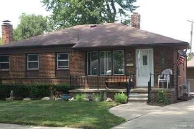 33630 Gertrude Street, Home with 3 bedrooms, 2 bathrooms and null parking in Wayne MI | Image 3