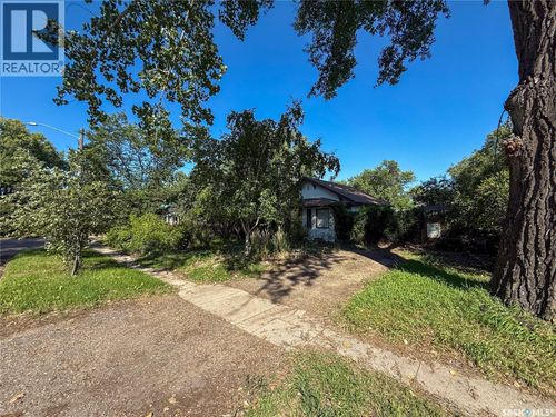 137 Fir Ave N, Eastend, SK, S0N0T0 | Card Image