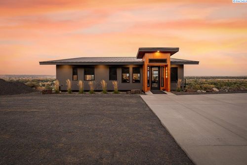 1880 Artemis Rdg, West Richland, WA, 99353-9016 | Card Image