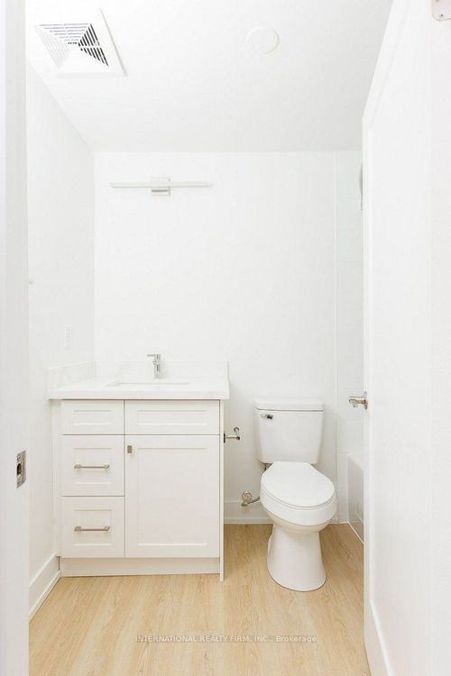 93 High St, London, ON, N6C4J8 | Card Image