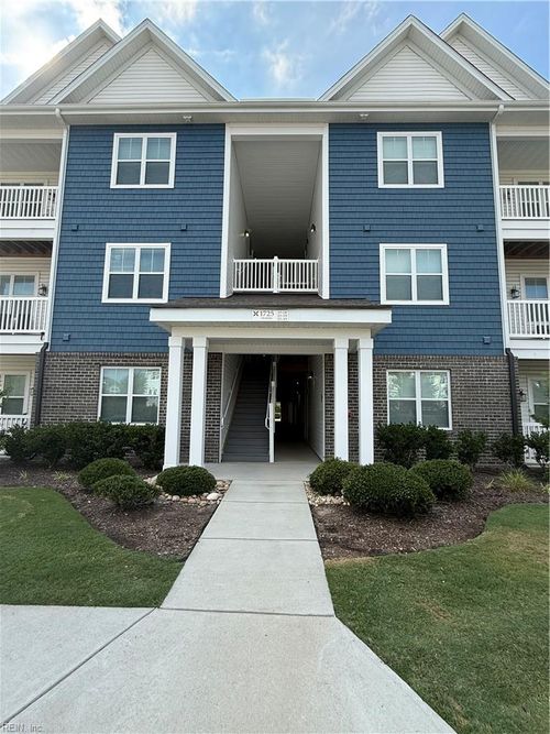 105-1725 Dromolin Dr, Virginia Beach, VA, 23456 | Card Image