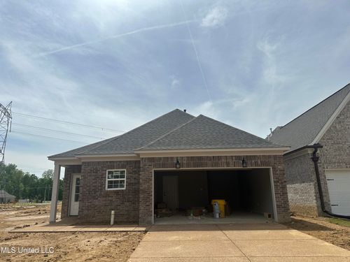 327 Flower Garden Dr, Southaven, MS, 38671-1049 | Card Image