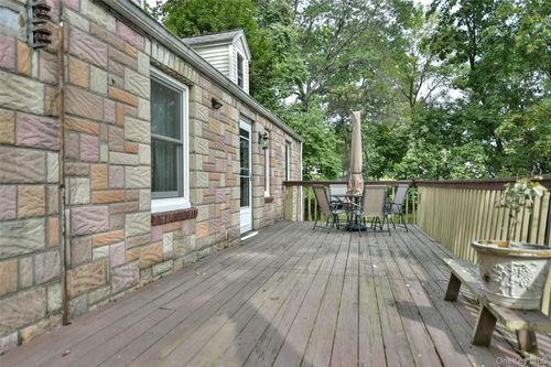 81 Jay St, Stony Point, NY, 10980-1309 | Card Image