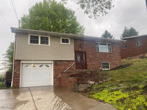 1113 21st St, Vienna, WV, 26105-2339 | Card Image