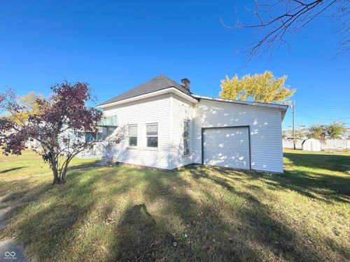 316 W 2nd St, Anderson, IN, 46016-2208 | Card Image