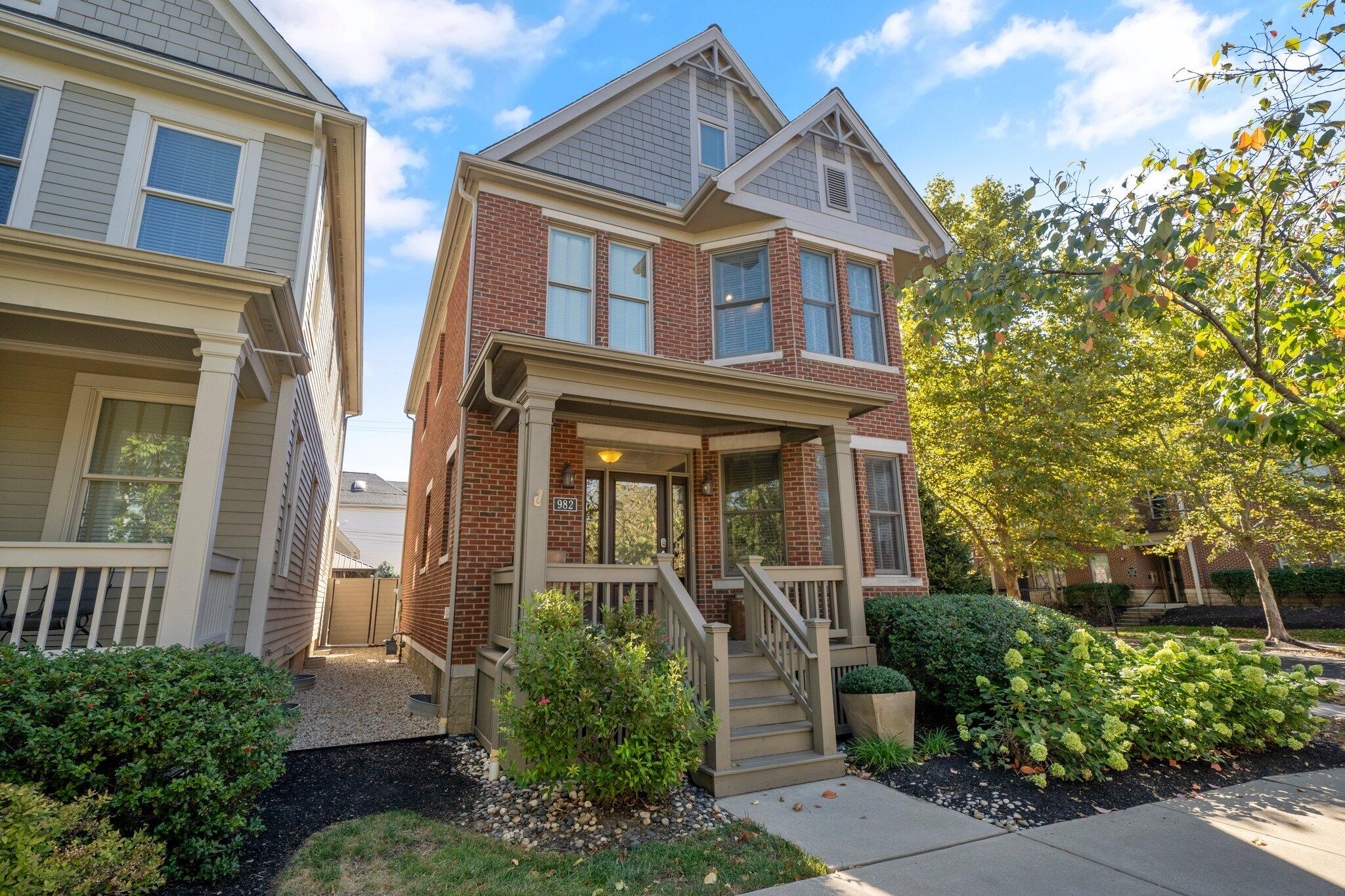 Perry St, Columbus, OH 43201