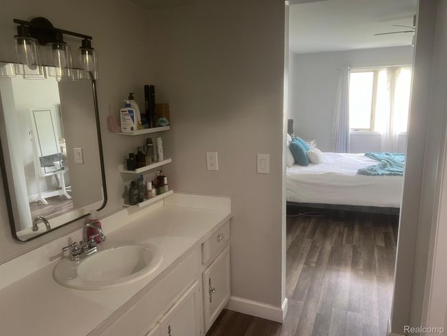 17540 Edward Cir, Condo with 2 bedrooms, 2 bathrooms and null parking in Clinton Twp MI | Image 19