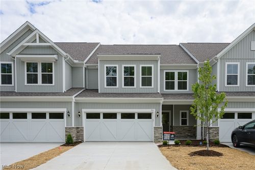 761 Rockharbor, Avon Lake, OH, 44012-2711 | Card Image