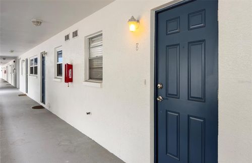 8-3717 46th Ave S, ST PETERSBURG, FL, 33711-4445 | Card Image