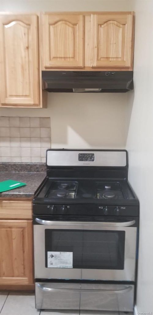 1-900 Belmont Ave, Brooklyn, NY, 11208-2524 | Card Image