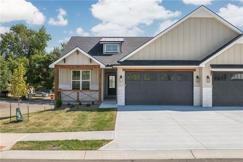1405 Country Ct, Saint Joseph, MO, 64506-5091 | Card Image