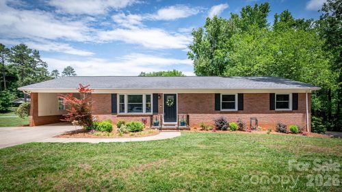 3301 Windsor Pl, Statesville, NC, 28625-4676 | Card Image