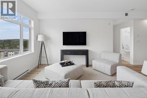 207-2000 West Park Lane, View Royal, BC, V9B3R7 | Card Image