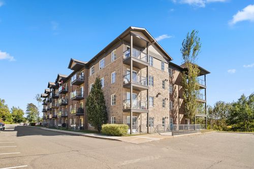 411-512 Côte De L'Église, Boischatel, QC, G0A1H0 | Card Image