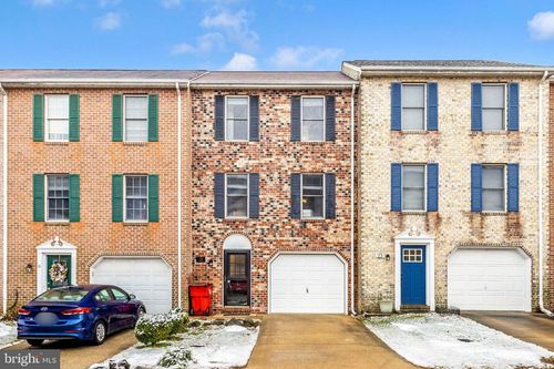 19 Stonewall Ct, HARPERS FERRY, WV, 25425-6356 | Card Image