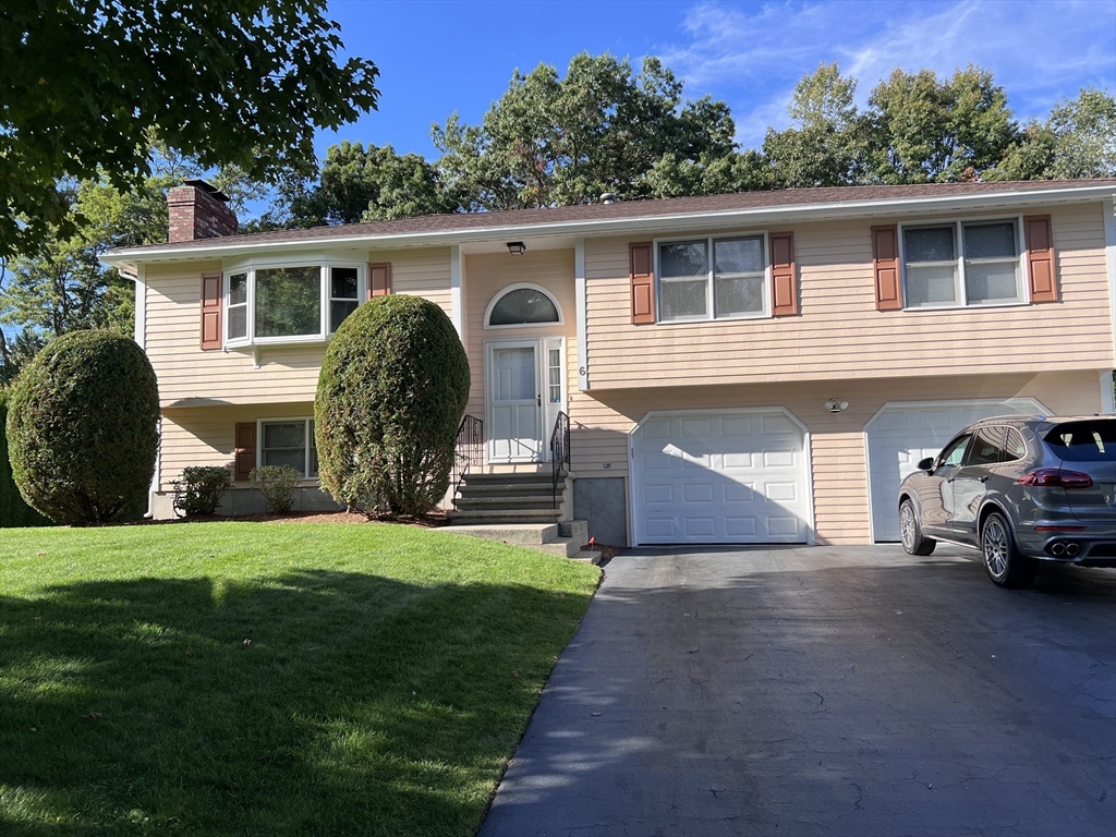 Cherokee Ln, Wilmington, MA 01887