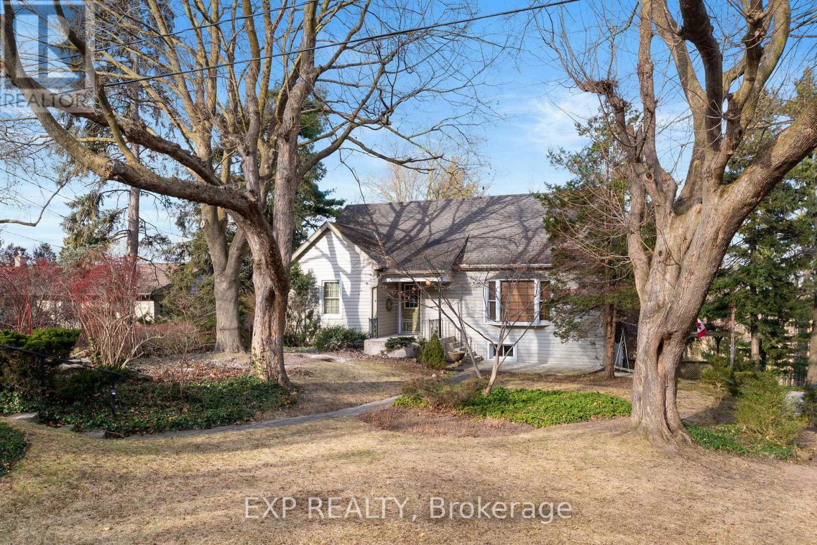 Residential in Niagara-on-the-Lake (Queenston) 3