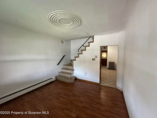 921 Wood St, Scranton, PA, 18508-2239 | Card Image