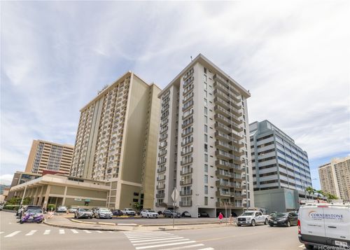 303-731 Amana St, Honolulu, HI, 96814-3217 | Card Image
