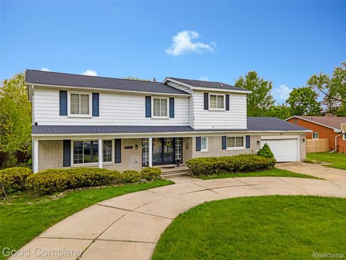 25366 Wykeshire Rd, Farmington Hills, MI, 48336-1556 | Card Image