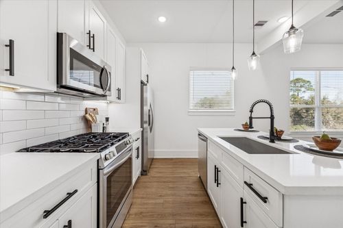 5621 Azores Ln, Houston, TX, 77091-1415 | Card Image