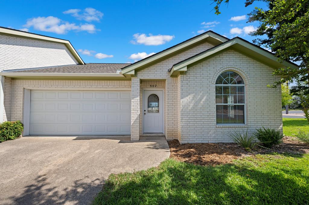 Winding Way, Fredericksburg, TX 78624