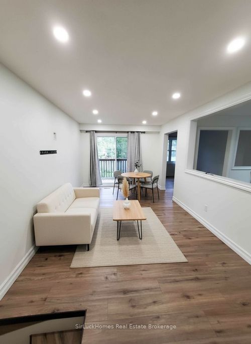 12-900 Pond View Rd, London, ON, N5Z4L7 | Card Image