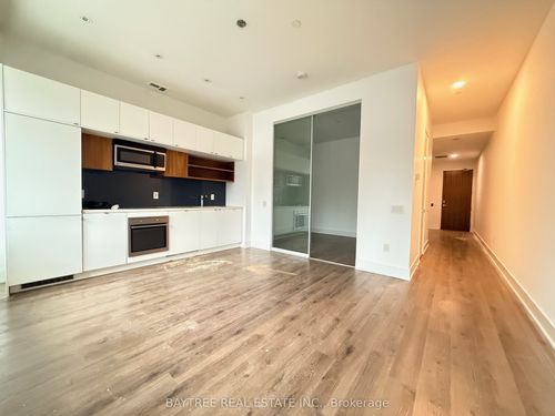 425-111 St Clair Ave W, Toronto, ON, M4V1N5 | Card Image