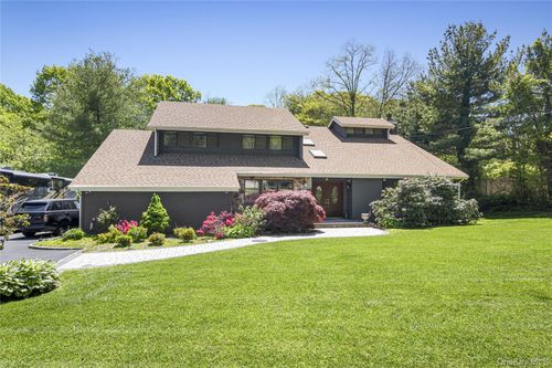 26 Candlewood Path, Dix Hills, NY, 11746-5304 | Card Image
