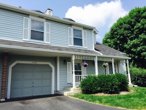 1300 Queensgreen Cir, Naperville, IL, 60563-2137 | Card Image