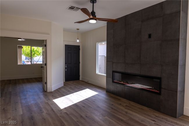 1100 Warm Canyon Way, House other with 3 bedrooms, 2 bathrooms and null parking in Las Vegas NV | Image 12
