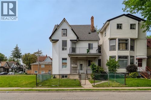 533 Church St, Windsor, ON, N9A4T2 | Card Image