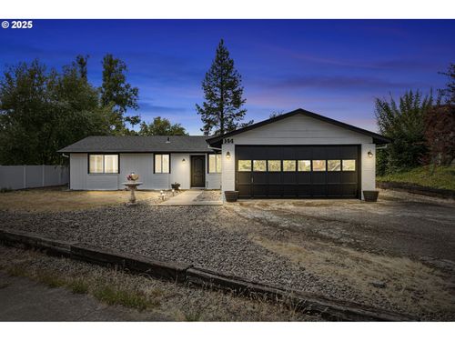 144 Peppertree Ct, Roseburg, OR, 97471-4646 | Card Image