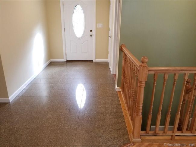 10 Overlook Dr, House other with 3 bedrooms, 2 bathrooms and null parking in Danbury CT | Image 6