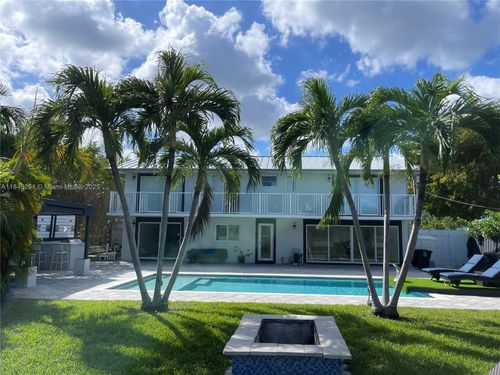 2067 Ne 121st Rd, North Miami, FL, 33181-3323 | Card Image