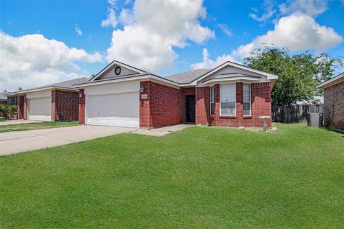 1029 Mckavett Dr, Fort Worth, TX, 76140-5725 | Card Image
