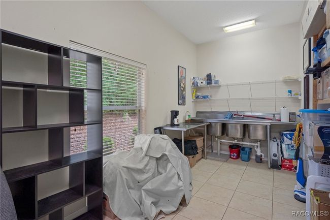 Inlaw or hobby room | Image 34