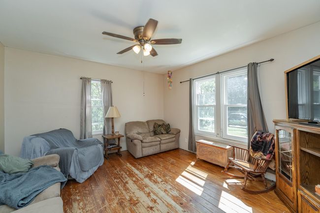 Living Room | Image 7