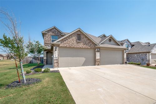 5002 Villas Dr, Sanger, TX, 76266-1530 | Card Image
