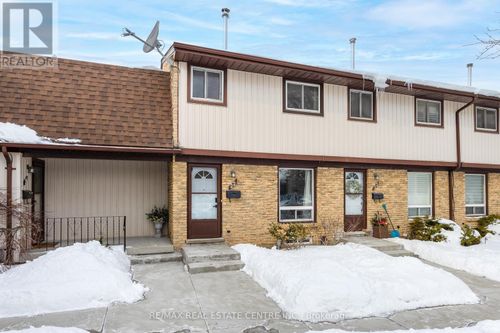 22-210 Glamis Road, Cambridge, ON, N1R6L3 | Card Image