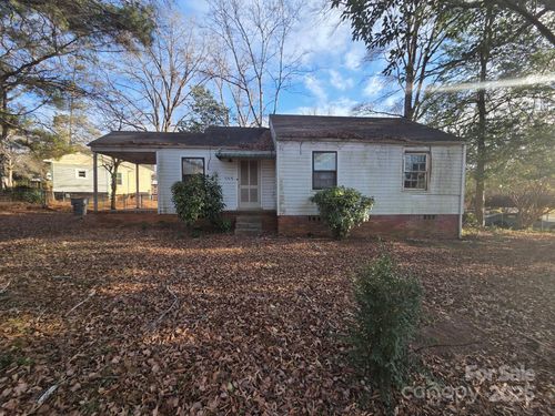 735 Seldon Dr, Charlotte, NC, 28216-5254 | Card Image