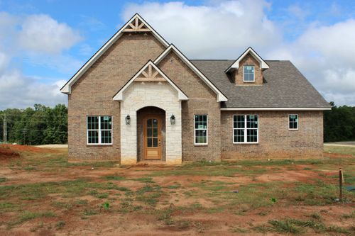 135 W Cupit Way, Gladewater, TX, 75647 | Card Image