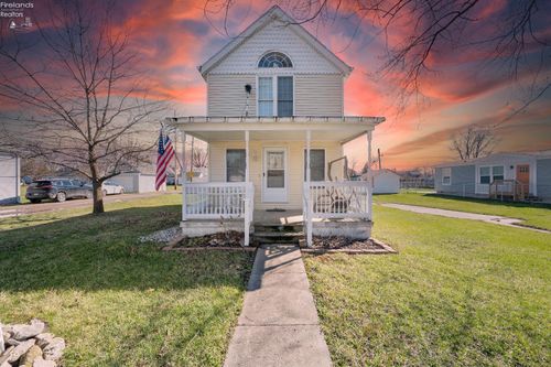 515 W 2nd St, Port Clinton, OH, 43452-1002 | Card Image